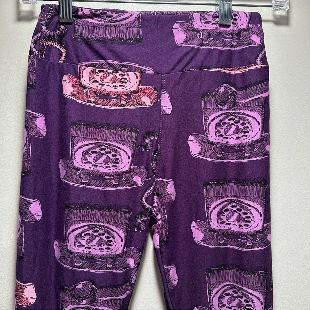FREE* LulaRoe OS Soft Leggings One Size 2-10 Small-Large Heart Phone Pink Purple - Picture 10 of 13